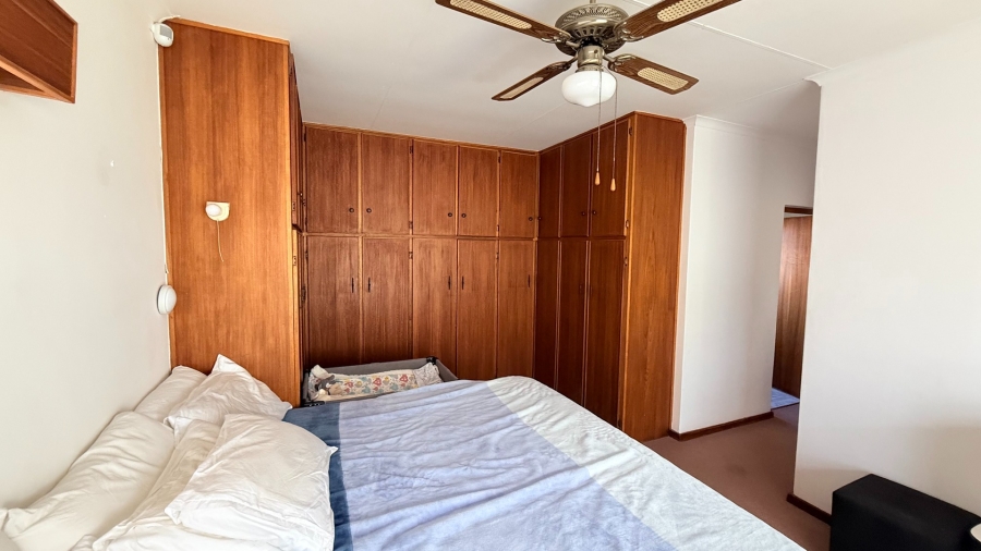 To Let 3 Bedroom Property for Rent in Heiderand Western Cape
